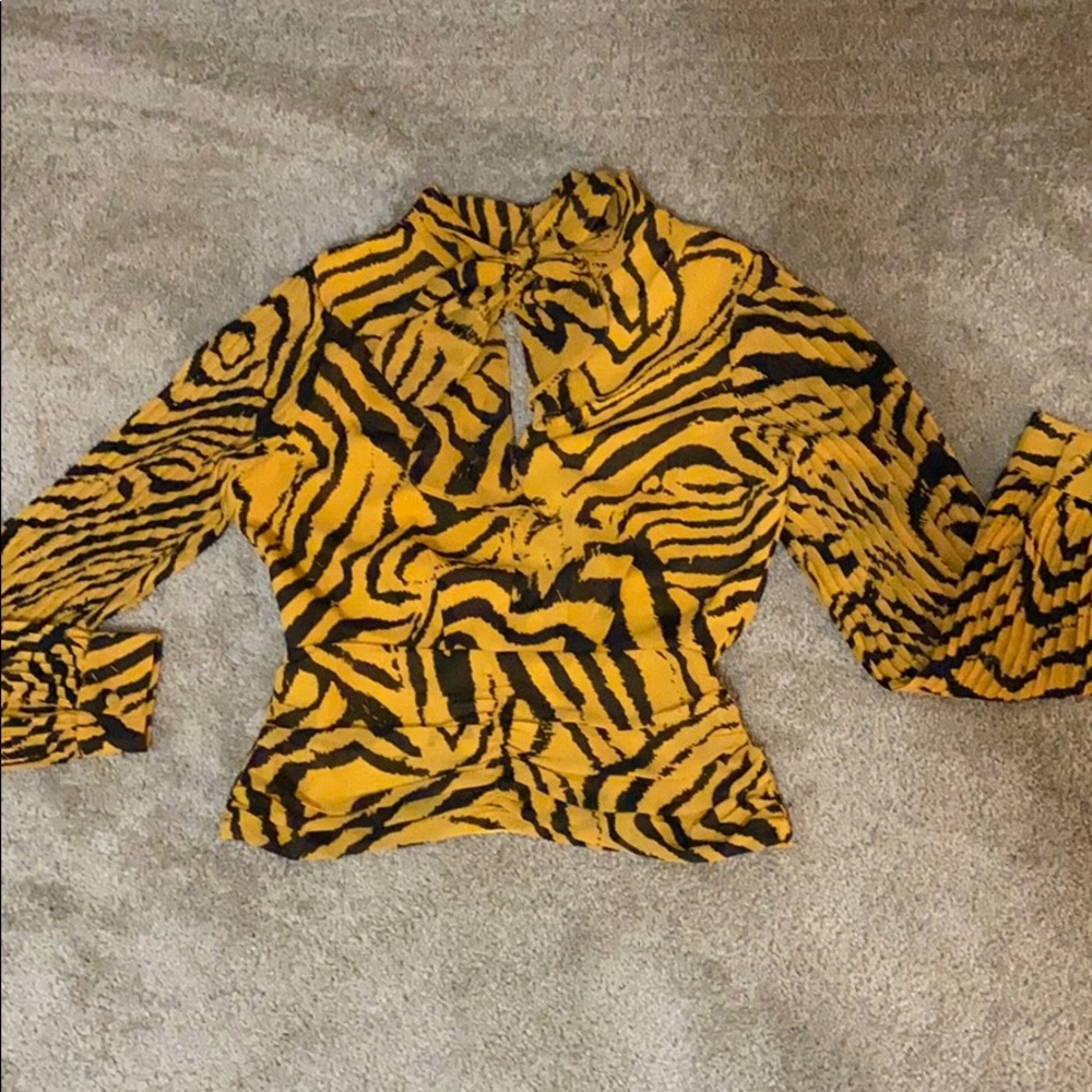 Brand new Touchdolls Black & yellow blouse